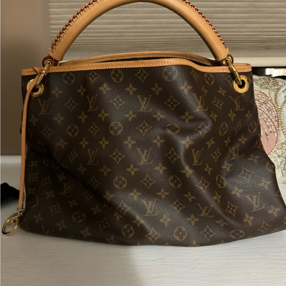 Louis Vuitton artsy